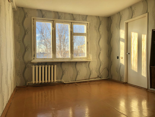 Продам трехкомнатную (3-комн.) квартиру, Тернопольская ул, 4, Пенза г