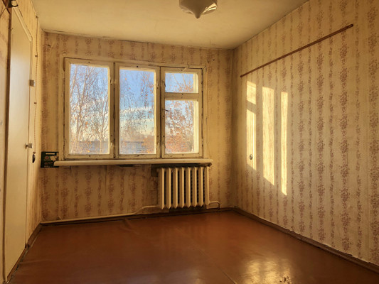 Продам трехкомнатную (3-комн.) квартиру, Тернопольская ул, 4, Пенза г