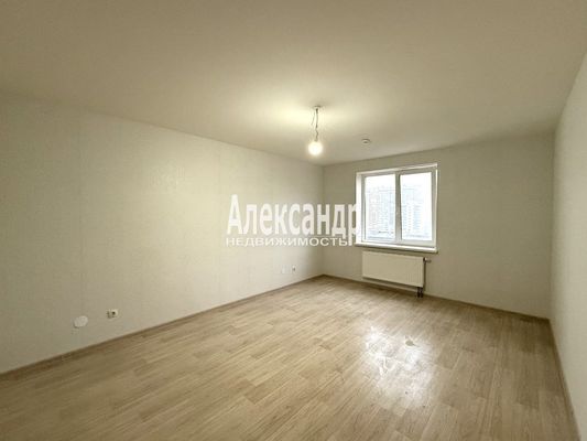 Продам многокомнатную квартиру, Ленинский пр-кт, 68, Санкт-Петербург г