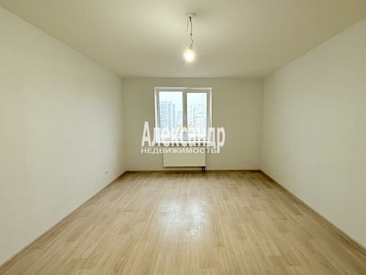 Продам многокомнатную квартиру, Ленинский пр-кт, 68, Санкт-Петербург г