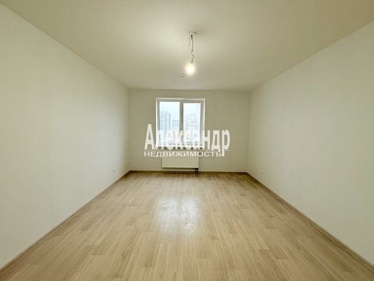 Продам многокомнатную квартиру, Ленинский пр-кт, 68, Санкт-Петербург г