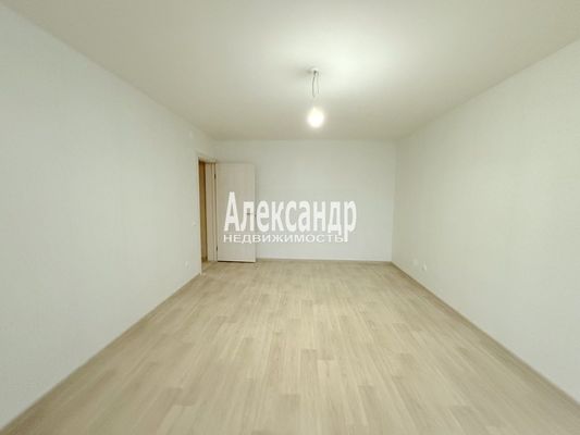 Продам многокомнатную квартиру, Ленинский пр-кт, 68, Санкт-Петербург г