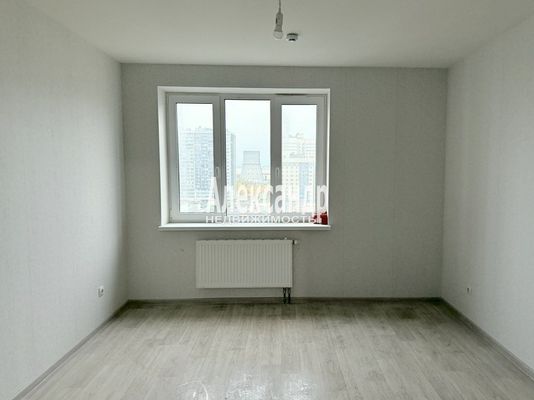 Продам многокомнатную квартиру, Ленинский пр-кт, 68, Санкт-Петербург г