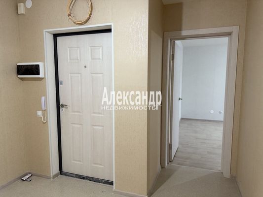 Продам многокомнатную квартиру, Ленинский пр-кт, 68, Санкт-Петербург г