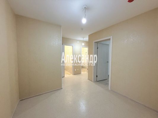 Продам многокомнатную квартиру, Ленинский пр-кт, 68, Санкт-Петербург г