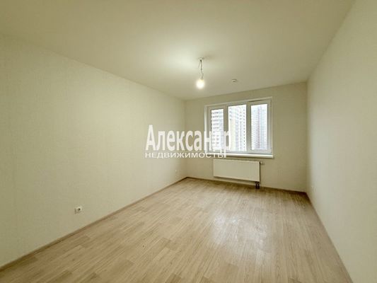 Продам многокомнатную квартиру, Ленинский пр-кт, 68, Санкт-Петербург г