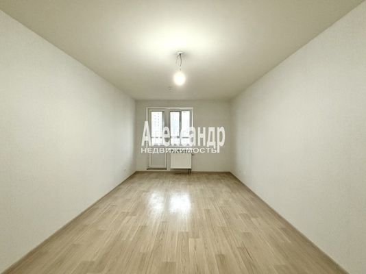 Продам многокомнатную квартиру, Ленинский пр-кт, 68, Санкт-Петербург г