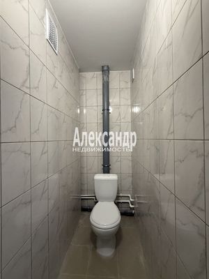 Продам многокомнатную квартиру, Ленинский пр-кт, 68, Санкт-Петербург г