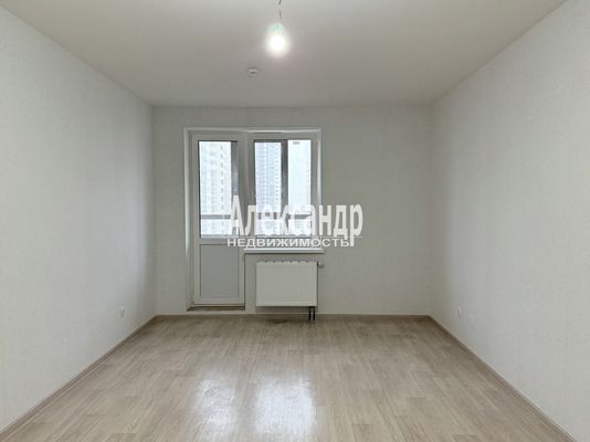 Продам многокомнатную квартиру, Ленинский пр-кт, 68, Санкт-Петербург г