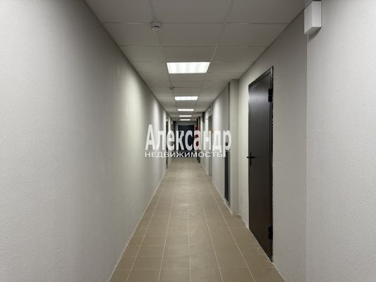 Продам многокомнатную квартиру, Ленинский пр-кт, 68, Санкт-Петербург г