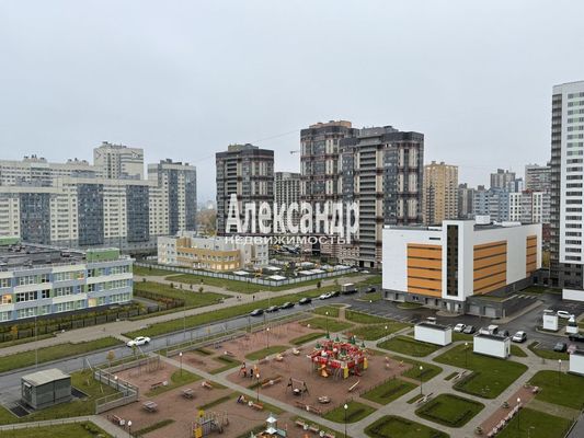 Продам многокомнатную квартиру, Ленинский пр-кт, 68, Санкт-Петербург г