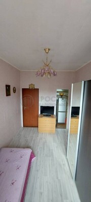 Продам комнату в 5-комн. квартире, Севастопольский пр-кт, 19к2, Москва г