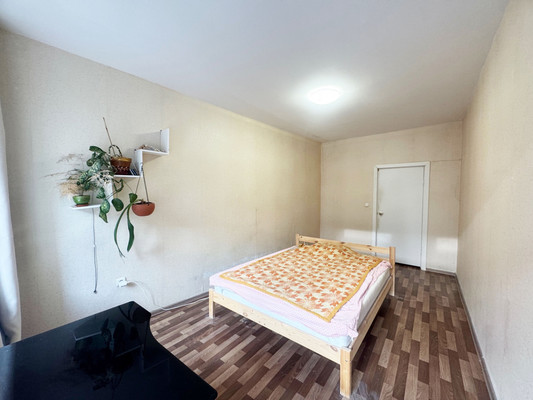 Продам трехкомнатную (3-комн.) квартиру, Балтийская ул, 19Б, Санкт-Петербург г