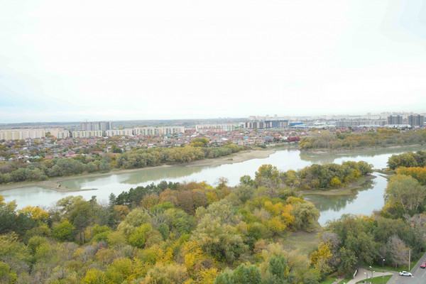 Продам двухкомнатную (2-комн.) квартиру, Береговая ул, 2к2, Краснодар г