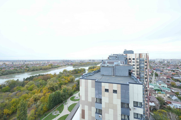 Продам двухкомнатную (2-комн.) квартиру, Береговая ул, 2к2, Краснодар г