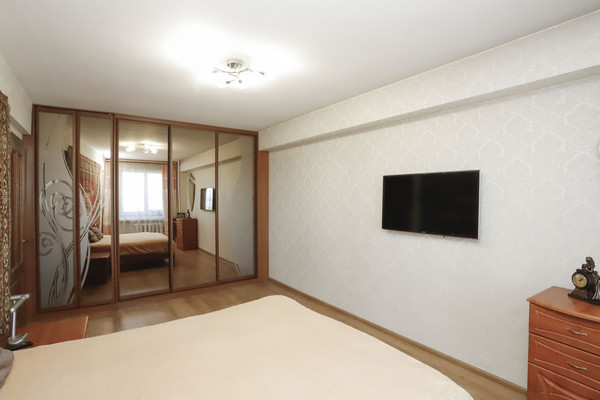 Продам трехкомнатную (3-комн.) квартиру, Воронежская ул, 23, Иркутск г