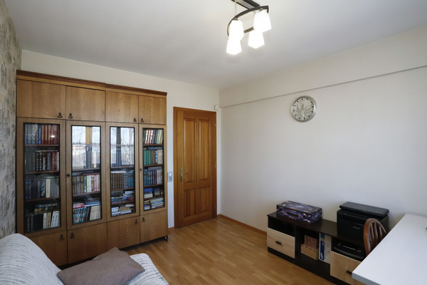 Продам трехкомнатную (3-комн.) квартиру, Воронежская ул, 23, Иркутск г