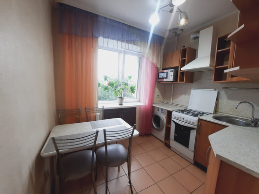 Продам трехкомнатную (3-комн.) квартиру, Бессонова ул, 27, Уфа г