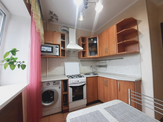 Продам трехкомнатную (3-комн.) квартиру, Бессонова ул, 27, Уфа г