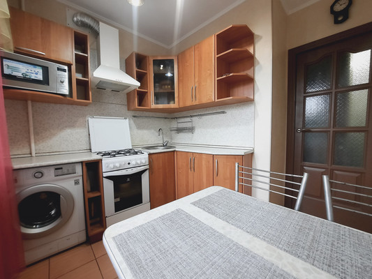 Продам трехкомнатную (3-комн.) квартиру, Бессонова ул, 27, Уфа г