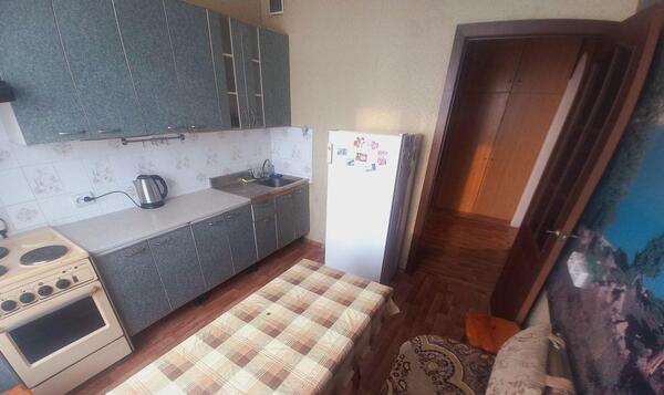 Сдам двухкомнатную (2-комн.) квартиру, Взлетная ул, 18, Красноярск г