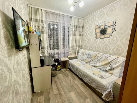 Продам трехкомнатную (3-комн.) квартиру, Чкалова ул, 13, Казань г
