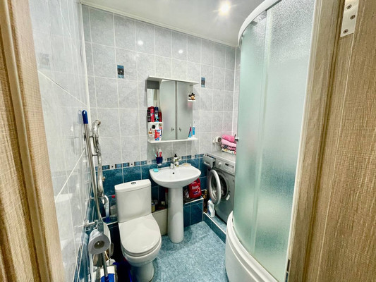 Продам трехкомнатную (3-комн.) квартиру, Чкалова ул, 13, Казань г