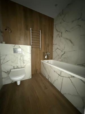 Продам трехкомнатную (3-комн.) квартиру, им. генерала Корнилова ул, 14к1, Краснодар г