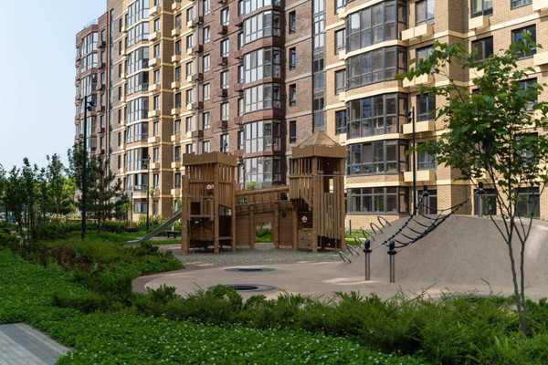 Продам трехкомнатную (3-комн.) квартиру, им. генерала Корнилова ул, 14к1, Краснодар г