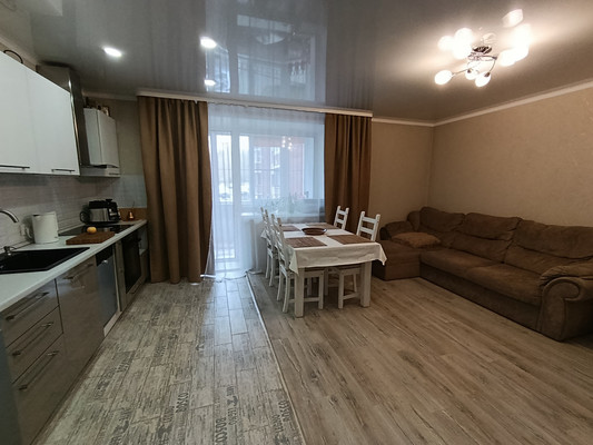 Продам двухкомнатную (2-комн.) квартиру, Гущина ул, 153кв, Барнаул г