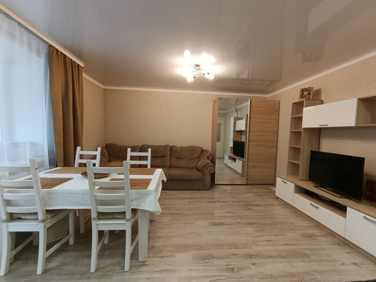 Продам двухкомнатную (2-комн.) квартиру, Гущина ул, 153кв, Барнаул г