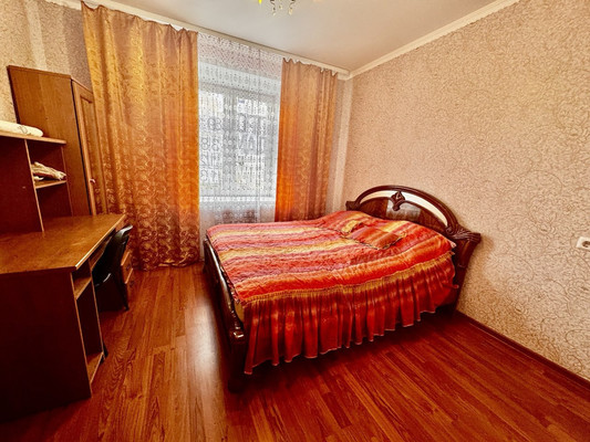 Продам двухкомнатную (2-комн.) квартиру, Рокоссовского ул, 26, Ишим г