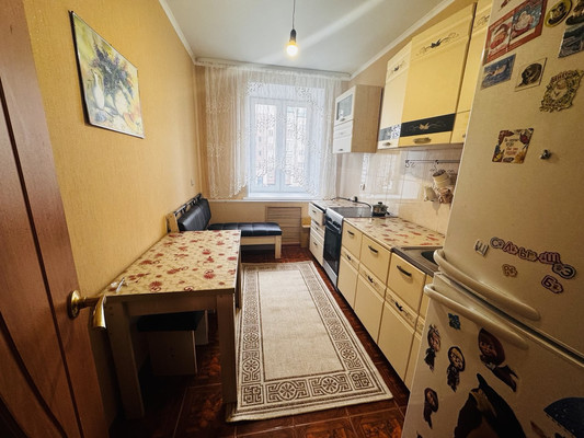 Продам двухкомнатную (2-комн.) квартиру, Рокоссовского ул, 26, Ишим г