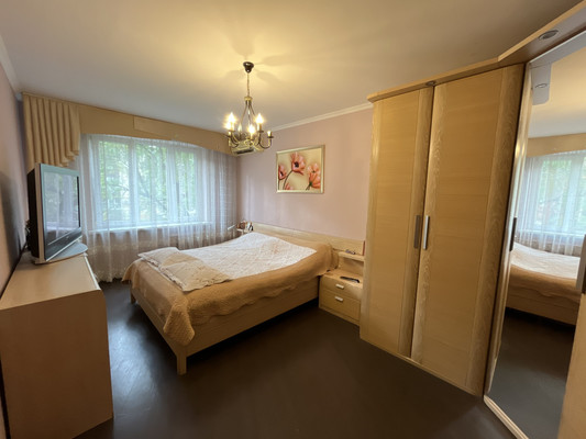 Продам двухкомнатную (2-комн.) квартиру, Таганрогская ул, 139к8, Ростов-на-Дону г