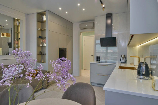 Продам трехкомнатную (3-комн.) квартиру, Седова ул, 65а/6, Иркутск г