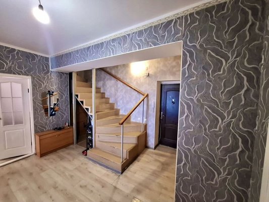 Продам трехкомнатную (3-комн.) квартиру, Балаклавская ул, 121, Симферополь г