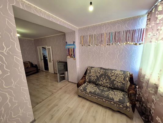Продам трехкомнатную (3-комн.) квартиру, Балаклавская ул, 121, Симферополь г