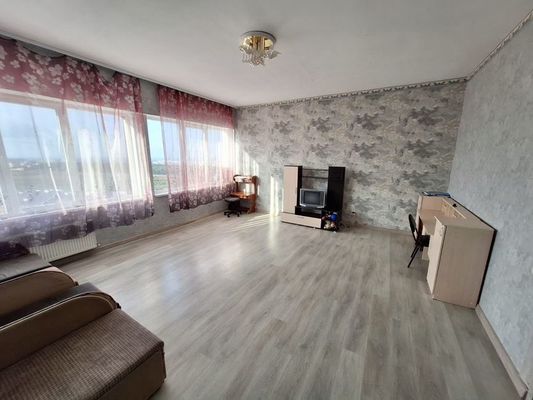 Продам трехкомнатную (3-комн.) квартиру, Балаклавская ул, 121, Симферополь г