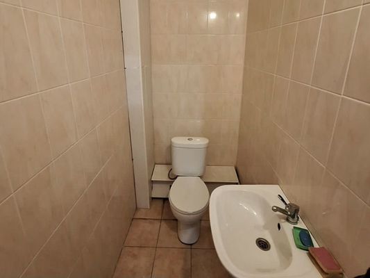 Продам трехкомнатную (3-комн.) квартиру, Балаклавская ул, 121, Симферополь г