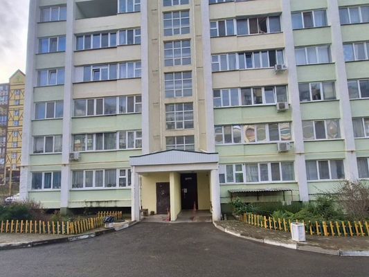 Продам трехкомнатную (3-комн.) квартиру, Балаклавская ул, 121, Симферополь г