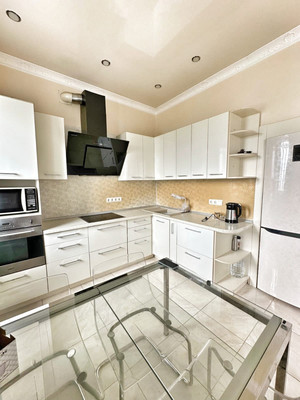 Продам двухкомнатную (2-комн.) квартиру, Крылатская ул, 19, Краснодар г