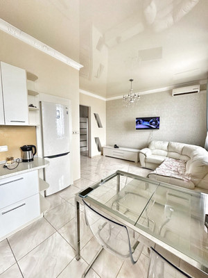 Продам двухкомнатную (2-комн.) квартиру, Крылатская ул, 19, Краснодар г