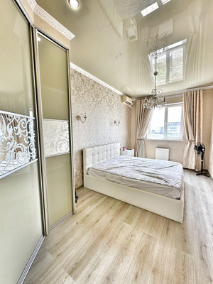 Продам двухкомнатную (2-комн.) квартиру, Крылатская ул, 19, Краснодар г