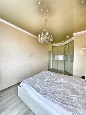 Продам двухкомнатную (2-комн.) квартиру, Крылатская ул, 19, Краснодар г