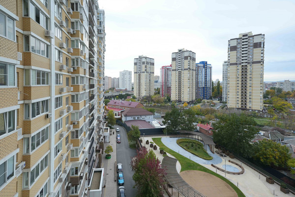 Продам трехкомнатную (3-комн.) квартиру, Колхозная ул, 5, Краснодар г