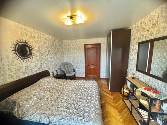 Продам двухкомнатную (2-комн.) квартиру, Славы пр-кт, 2к2, Санкт-Петербург г