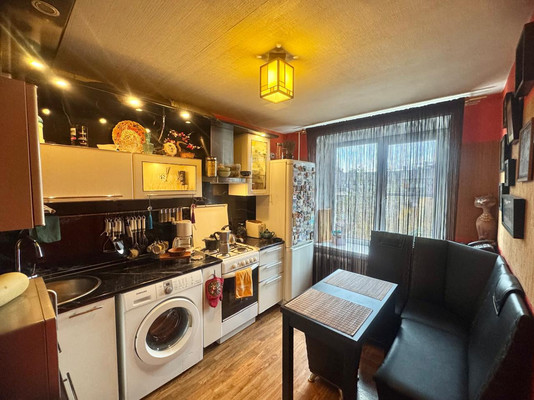 Продам двухкомнатную (2-комн.) квартиру, Славы пр-кт, 2к2, Санкт-Петербург г