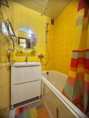 Продам двухкомнатную (2-комн.) квартиру, Славы пр-кт, 2к2, Санкт-Петербург г