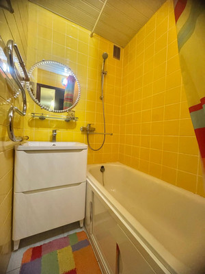 Продам двухкомнатную (2-комн.) квартиру, Славы пр-кт, 2к2, Санкт-Петербург г