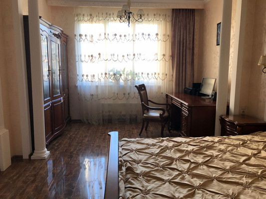 Продам трехкомнатную (3-комн.) квартиру, Ясеневая ул, 5к1, Сосенки д